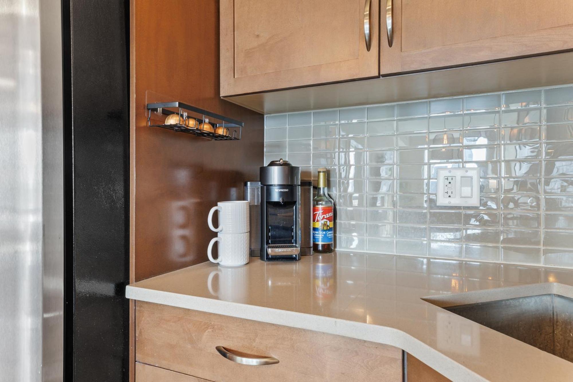 Heart Of Downtown Calgary Spacious Luxury Condo With Stunning Views And Premium Amenities Bagian luar foto